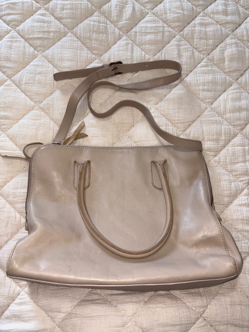 Able purse